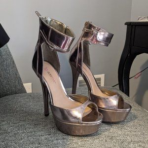 Warm Silver Platform Peep Toe Pumps, Size 6